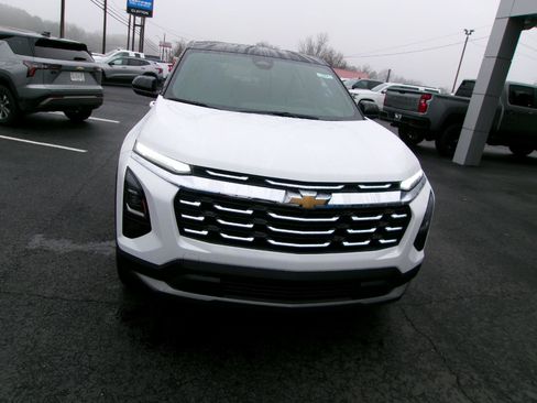 New 2026 Chevrolet Equinox LT w/ Convenience Package II FWD image 8