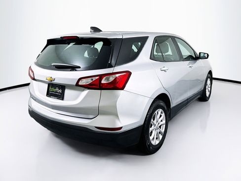 Used 2020 Chevrolet Equinox LS w/ LPO, Floor Liner Package FWD image 9