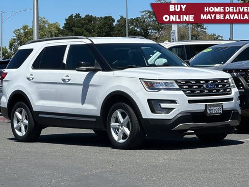 Used 2017 Ford Explorer XLT AWD/4WD image 1