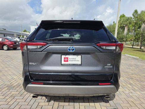 Certified 2022 Toyota RAV4 SE image 10