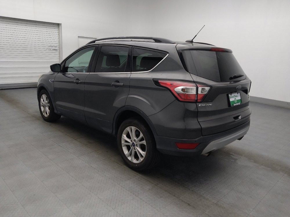 Used 2017 Ford Escape SE w/ SE Leather Comfort Package FWD image 3