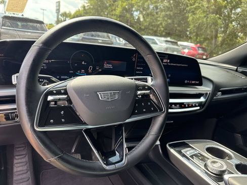 Certified 2024 Cadillac Lyriq Luxury AWD/4WD image 16