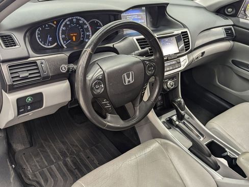 Used 2014 Honda Accord Touring image 3
