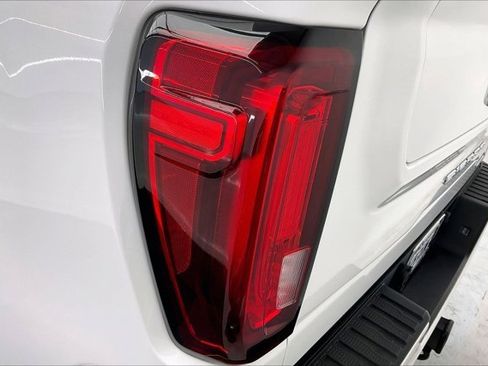 Used 2022 GMC Sierra 2500 AT4 image 29