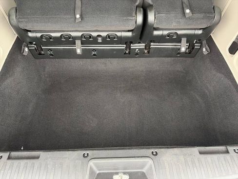 Used 2018 Dodge Grand Caravan SE w/ UConnect Hands-Free Group image 39