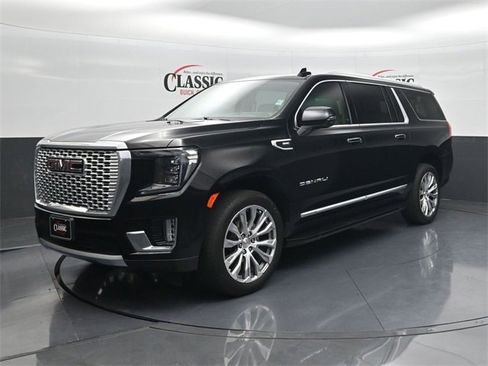 Certified 2023 GMC Yukon XL Denali image 3