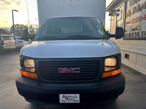 Used 2017 GMC Savana 3500 image 2
