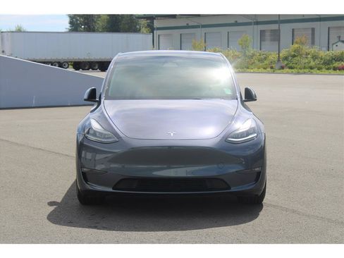 Used 2023 Tesla Model Y Long Range AWD/4WD image 5