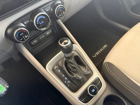 Used 2022 Hyundai Venue SEL w/ Cargo Package FWD image 19