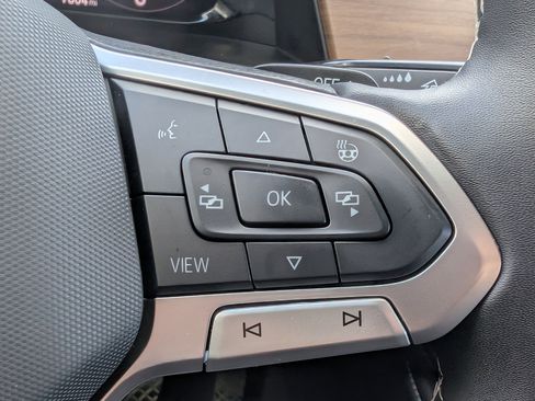 Used 2024 Volkswagen Atlas SE w/ Black Wheel Package image 33