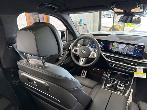 New 2025 BMW X7 M60i image 46