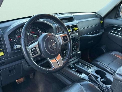 Used 2012 Jeep Liberty Limited image 21