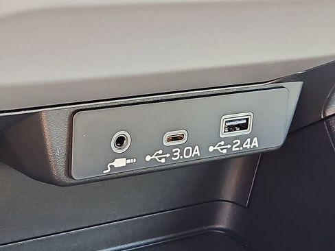 Certified 2025 Subaru Crosstrek 2.0i Premium image 17