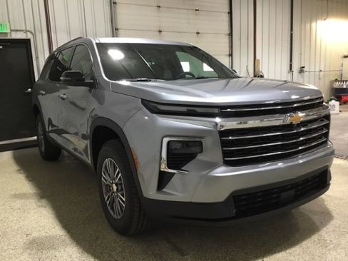 New 2026 Chevrolet Traverse LT w/ LPO, Floor Liner Package image 5