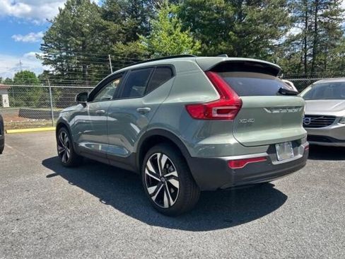 Used 2025 Volvo XC40 B5 Ultra AWD/4WD image 4