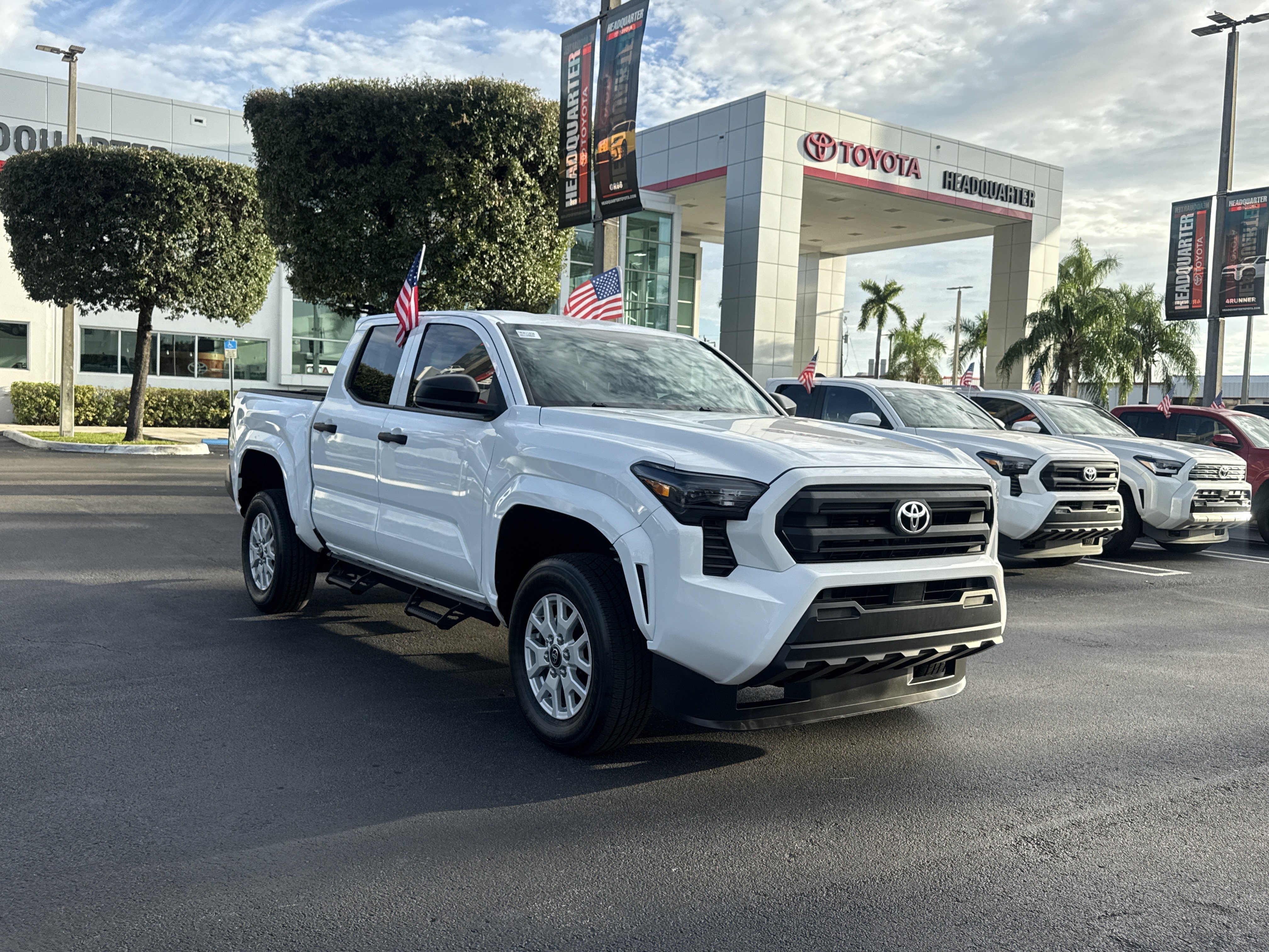 Used 2024 Toyota Tacoma SR RWD image 2
