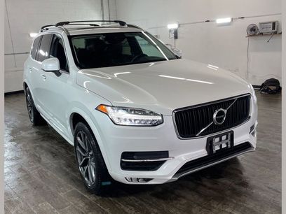 Used 2019 Volvo XC90 T5 Momentum w/ Multimedia Package