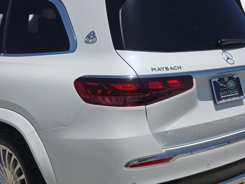 Used 2026 Mercedes-Benz Maybach GLS 600 4MATIC image 38