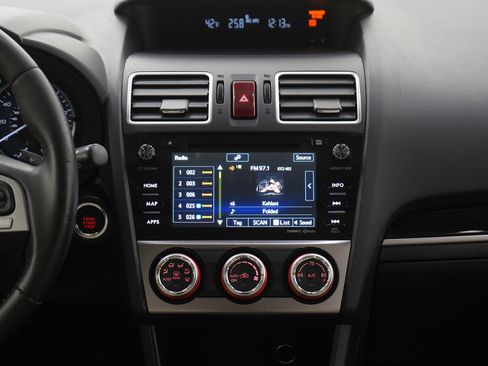 Used 2016 Subaru Crosstrek 2.0i Limited image 17