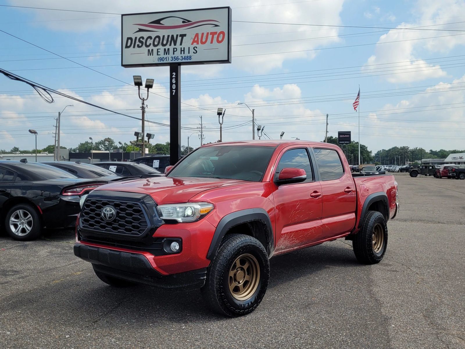 Used 2021 Toyota Tacoma TRD Off-Road AWD/4WD image 1