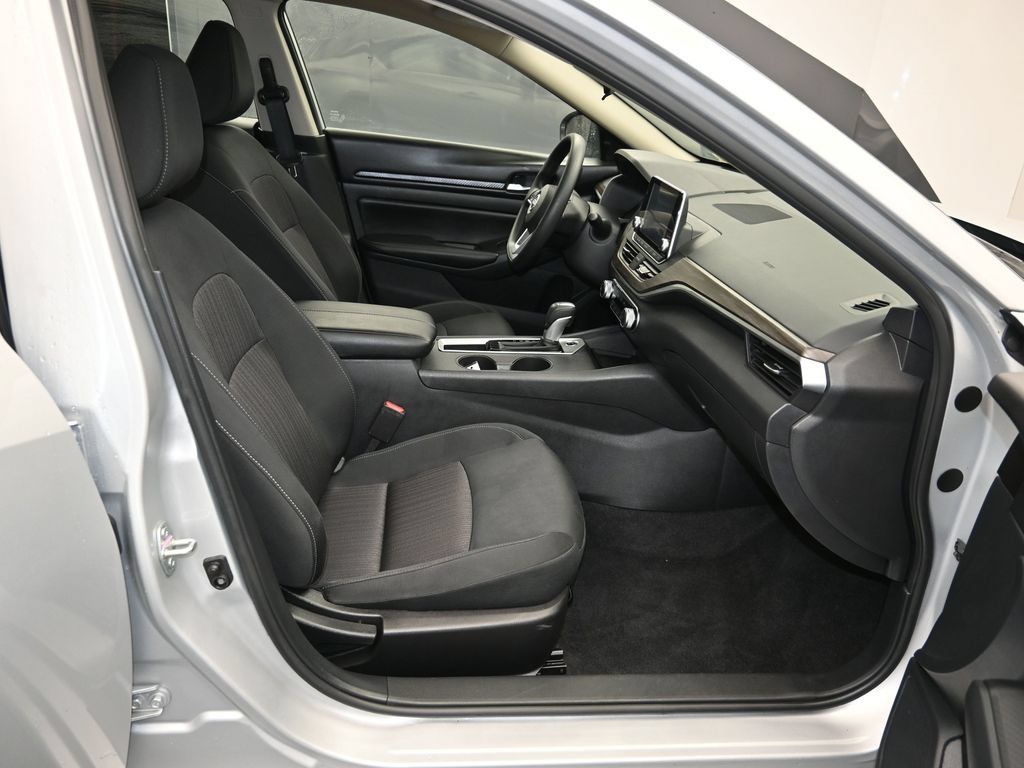 Certified 2025 Nissan Altima 2.5 SV FWD image 26