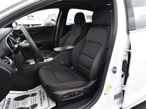 Used 2023 Chevrolet Malibu LT image 17