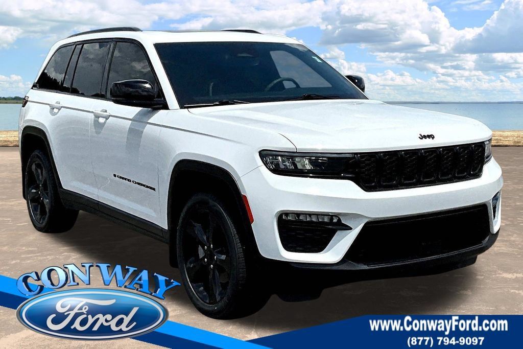 Used 2025 Jeep Grand Cherokee Limited w/ Black Appearance Package RWD image 1