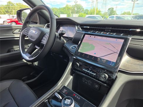 New 2025 Jeep Grand Cherokee Limited w/ Black Appearance Package image 7