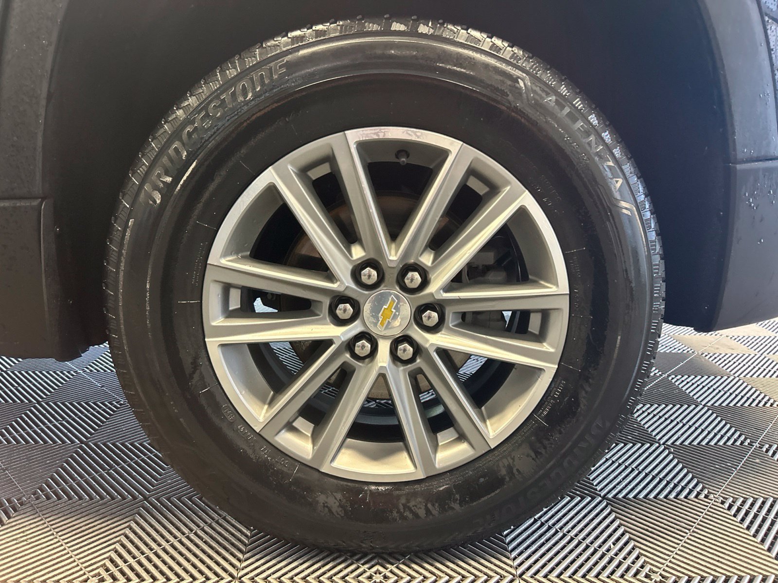 Used 2022 Chevrolet Traverse LT AWD/4WD image 9