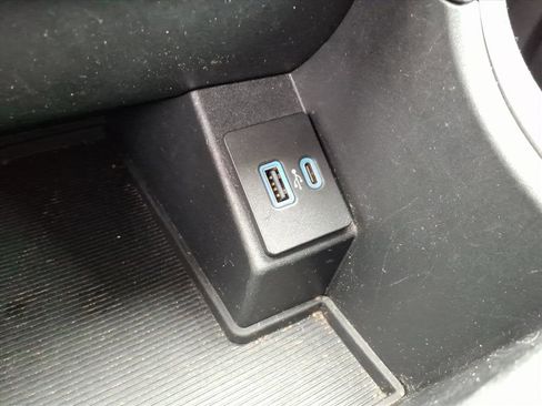 Used 2022 Ford Edge SE image 18