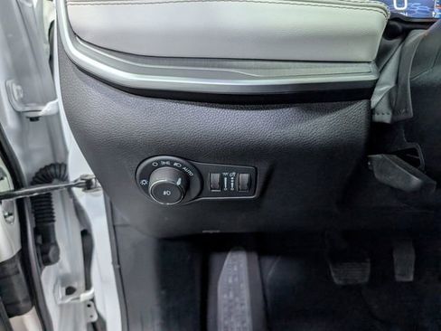 Used 2025 Jeep Compass Limited AWD/4WD image 19