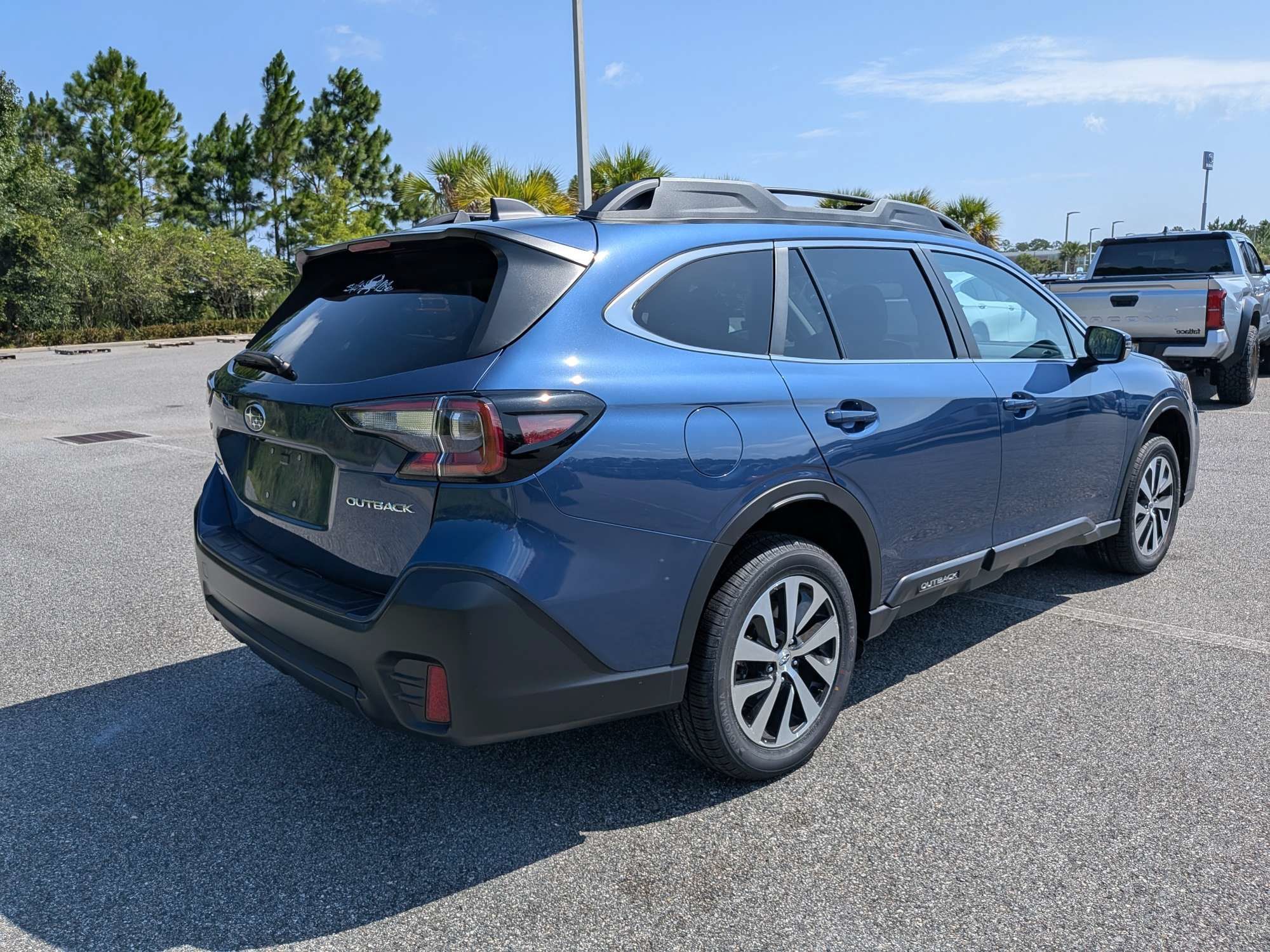 Certified 2021 Subaru Outback Premium w/ Popular Package #1 AWD/4WD image 4