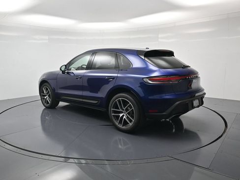 Certified 2023 Porsche Macan AWD/4WD image 3