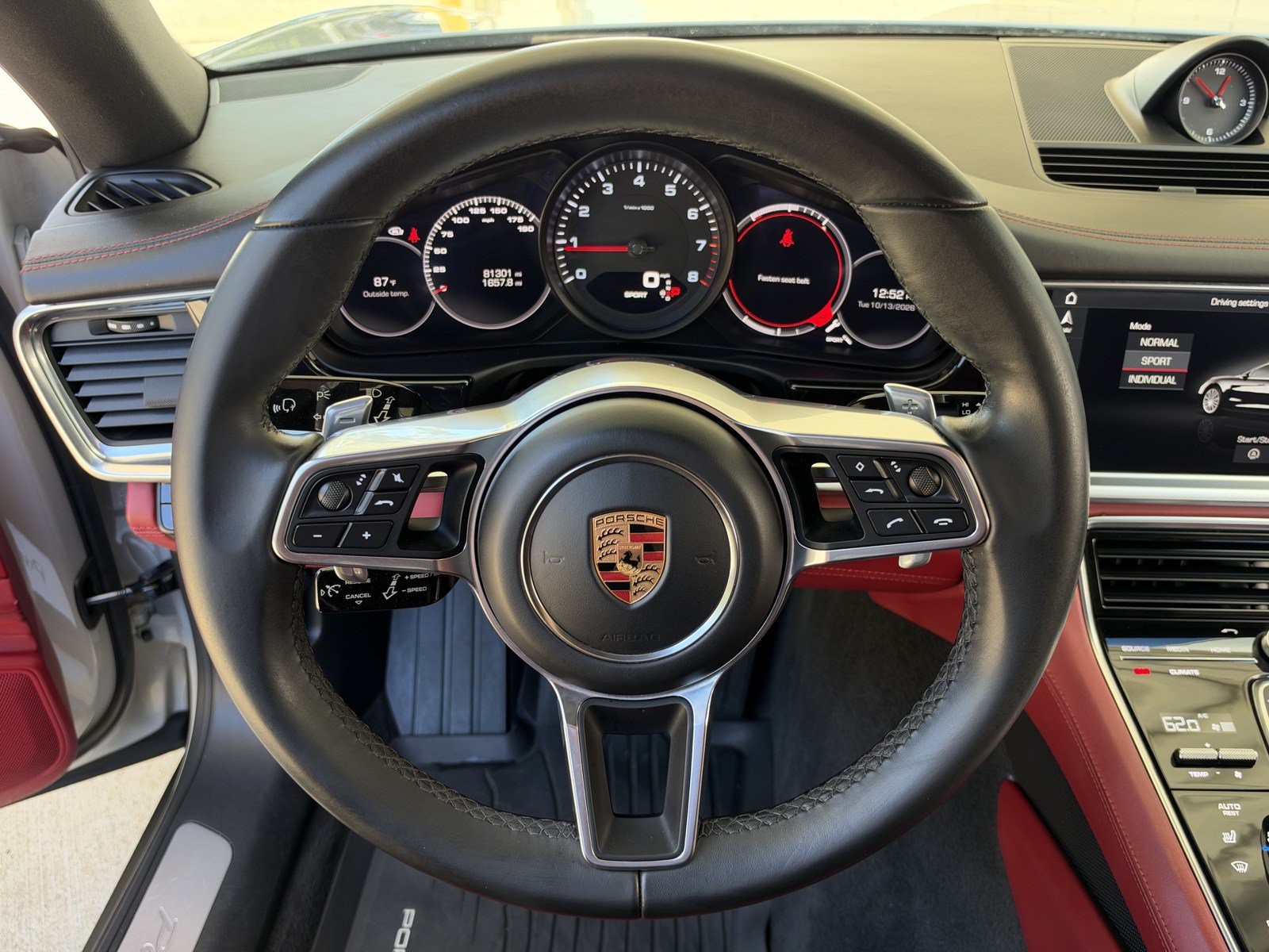 Used 2018 Porsche Panamera 4 AWD/4WD image 17