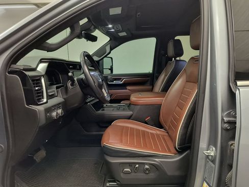 Used 2024 GMC Sierra 2500 Denali Ultimate AWD/4WD image 5