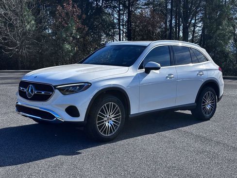 Used 2025 Mercedes-Benz GLC 300 image 5