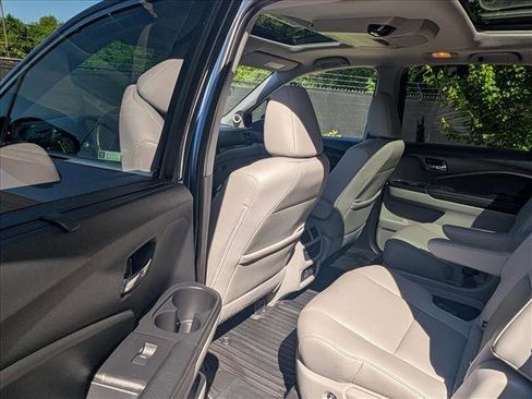 Used 2022 Honda Pilot Elite image 25