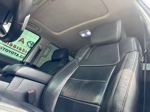 Used 2016 Toyota Tundra Limited w/ Limited Premium Package RWD image 10