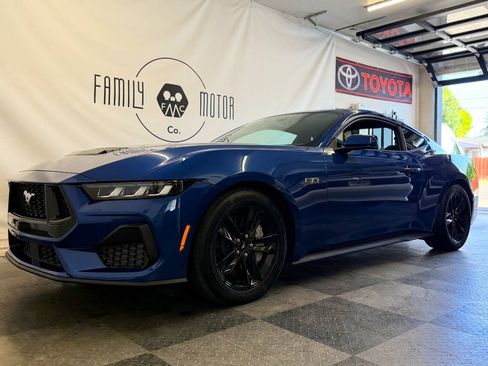 Used 2024 Ford Mustang GT RWD image 5
