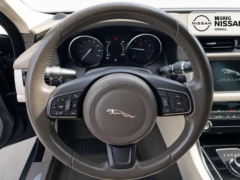 Used 2017 Jaguar XF Premium RWD image 8