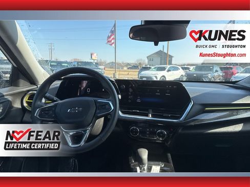 Used 2024 Chevrolet Trax ACTIV w/ Driver Confidence Package image 40