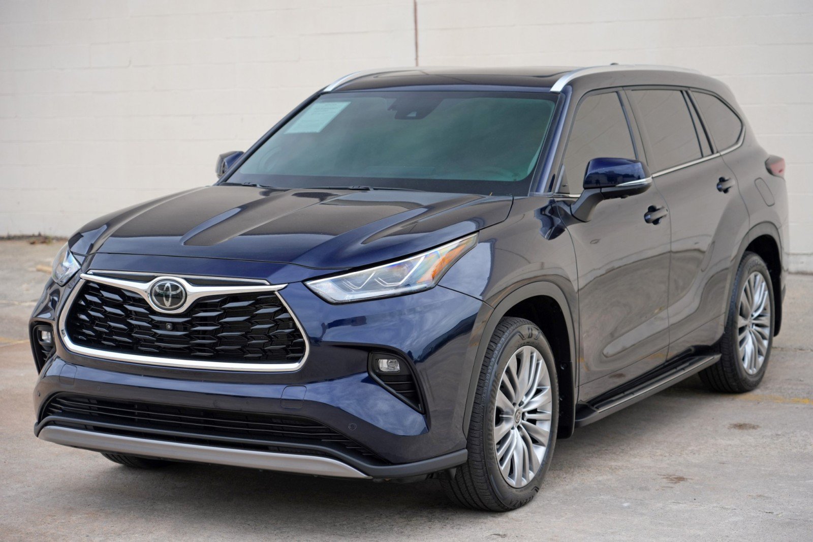 Used 2024 Toyota Highlander Platinum FWD image 52