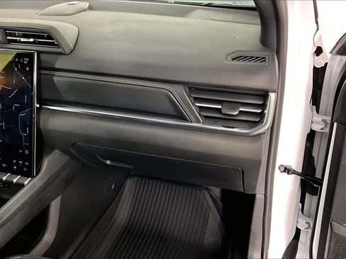 Used 2026 GMC Terrain Elevation w/ Elevation Premium Package image 19