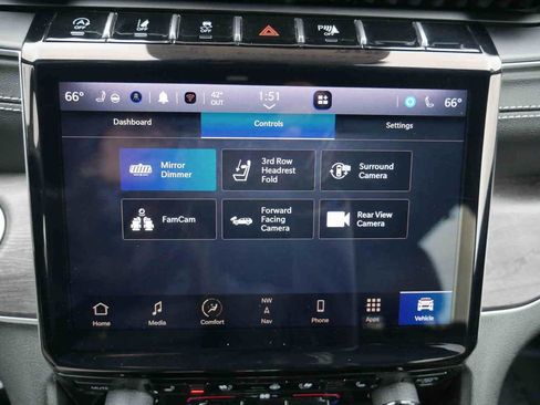 Certified 2024 Jeep Grand Cherokee L Limited w/ Luxury Tech Group II image 30