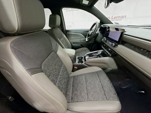 Used 2024 Chevrolet Colorado ZR2 w/ Technology Package image 29