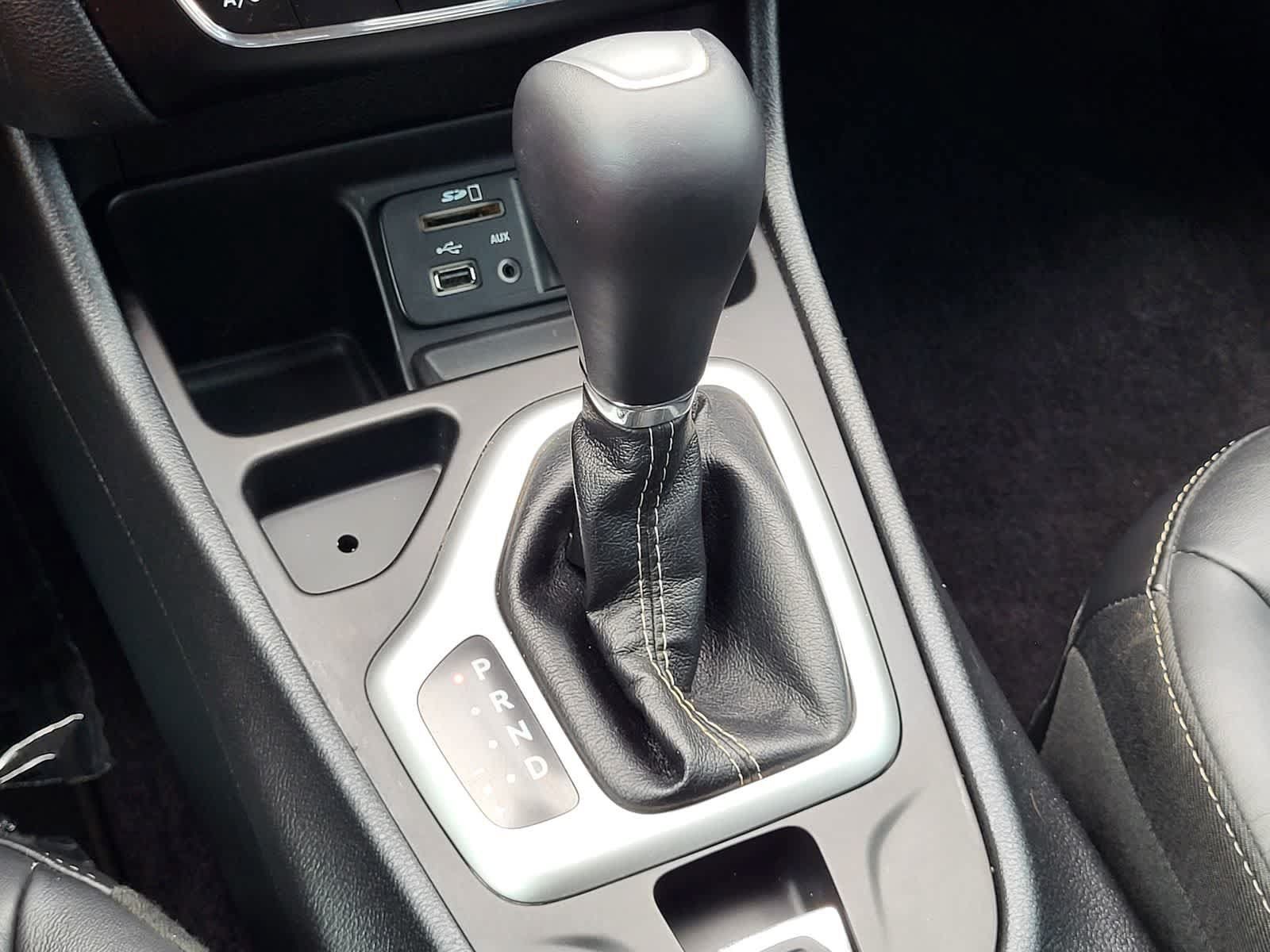 Used 2018 Jeep Cherokee Latitude Plus FWD image 23