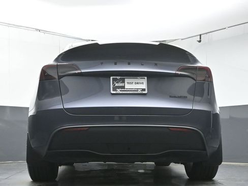 Used 2023 Tesla Model Y Long Range AWD/4WD image 30
