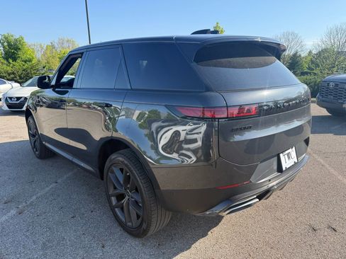 Used 2025 Land Rover Range Rover Sport SE image 7