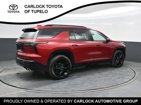 Used 2024 Chevrolet Traverse RS image 3