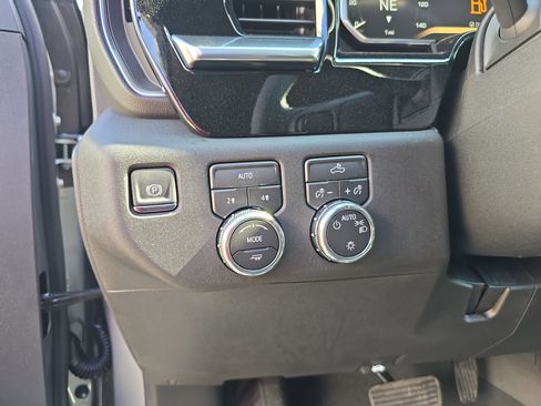 New 2026 GMC Sierra 1500 SLE image 19